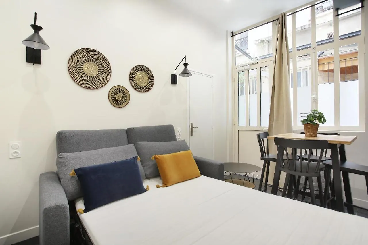 Rent A Room - Residence Charon Paris França