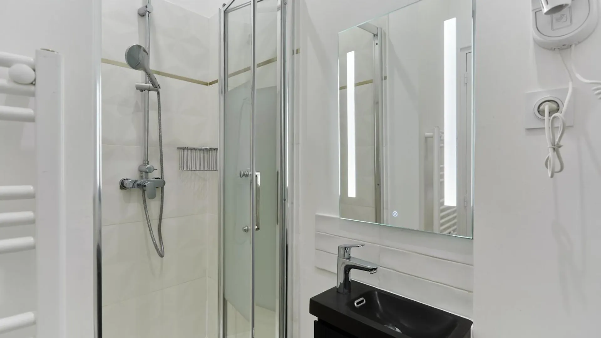 Rent A Room - Residence Charon Paris França